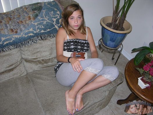Amateur Petite Teen Blonde Chick Spreading Tiny Ass - Alice W