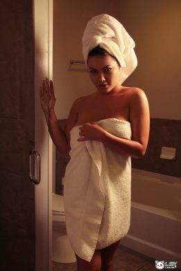 lex nai two towels 1
