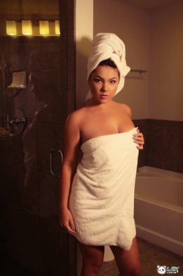 lex nai two towels 7