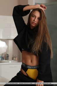 met art elin naked 3