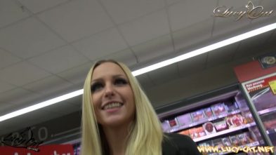 lucy cat public supermarket fucking02