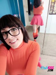 kayla kiss velma cosplay 2